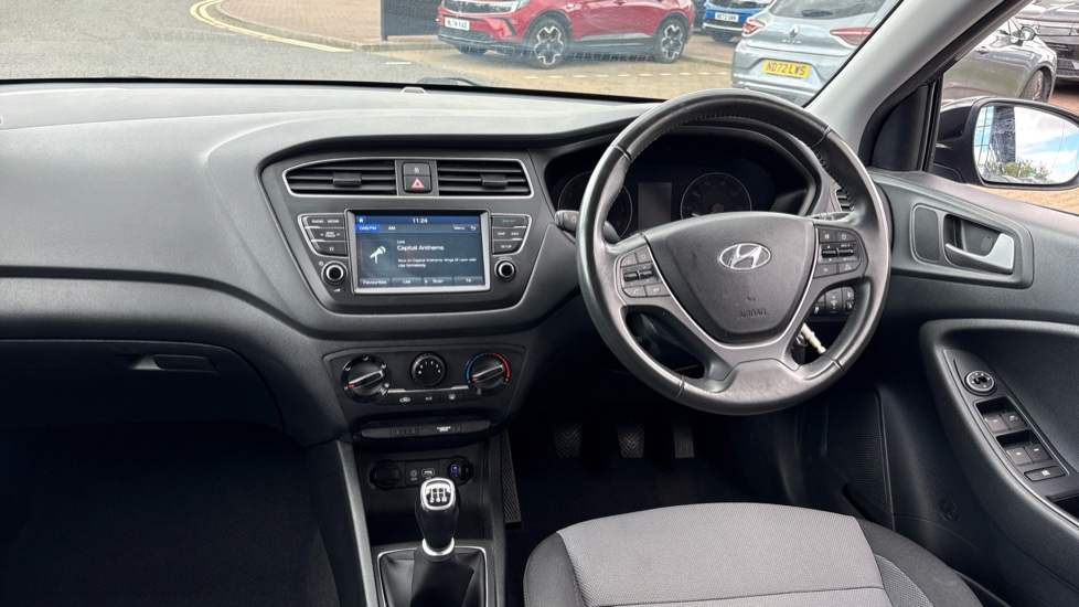 Hyundai i20 1.2 MPi Play 5dr Petrol Hatchback - Image 10