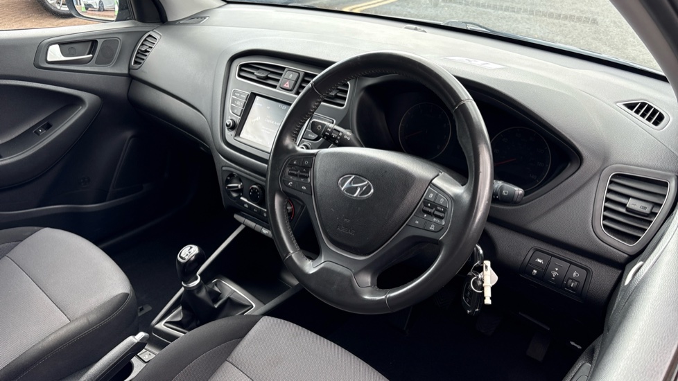 Hyundai i20 1.2 MPi Play 5dr Petrol Hatchback - Image 11