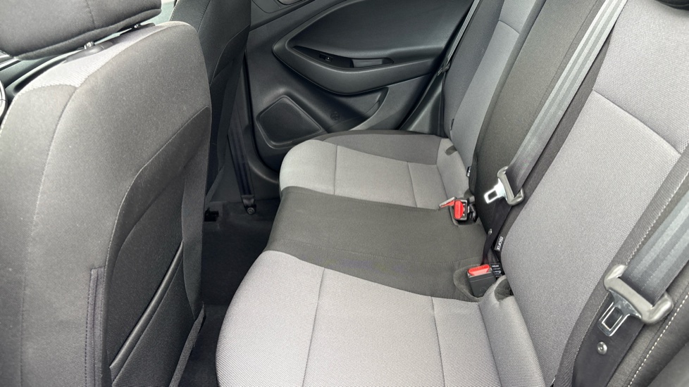 Hyundai i20 1.2 MPi Play 5dr Petrol Hatchback - Image 16