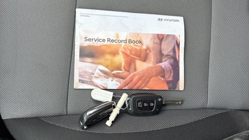 Hyundai i20 1.2 MPi Play 5dr Petrol Hatchback - Image 19