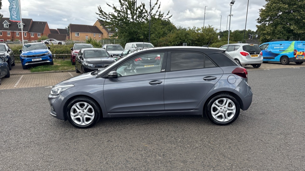 Hyundai i20 1.2 MPi Play 5dr Petrol Hatchback - Image 31