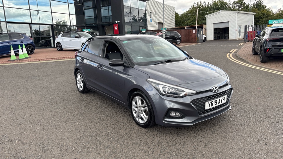 Hyundai i20 1.2 MPi Play 5dr Petrol Hatchback - Image 35