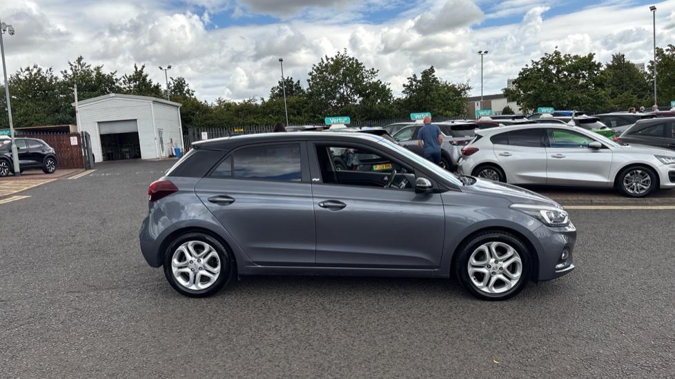 Hyundai i20 1.2 MPi Play 5dr Petrol Hatchback - Image 36