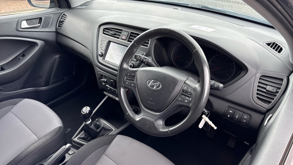 Hyundai i20 1.2 MPi Play 5dr Petrol Hatchback - Image 37