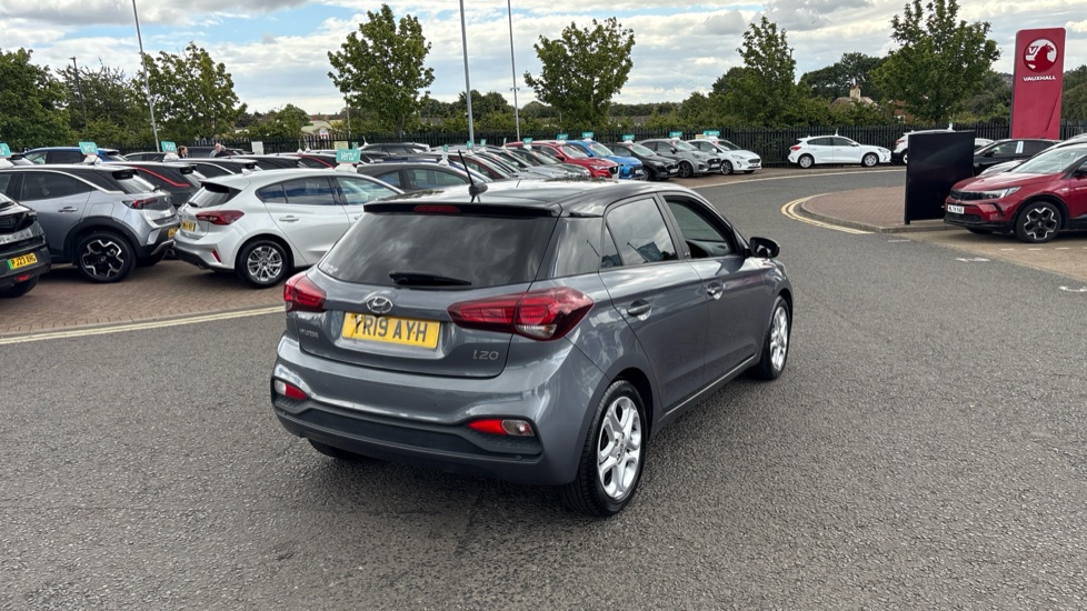 Hyundai i20 1.2 MPi Play 5dr Petrol Hatchback - Image 40