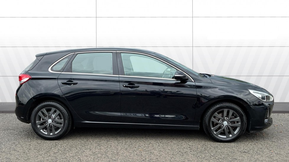Hyundai i30 1.6 CRDi SE Nav 5dr Diesel Hatchback - Image 5