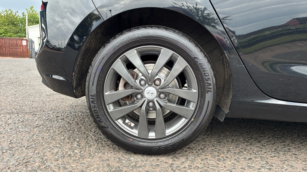 Hyundai i30 1.6 CRDi SE Nav 5dr Diesel Hatchback - Image 7