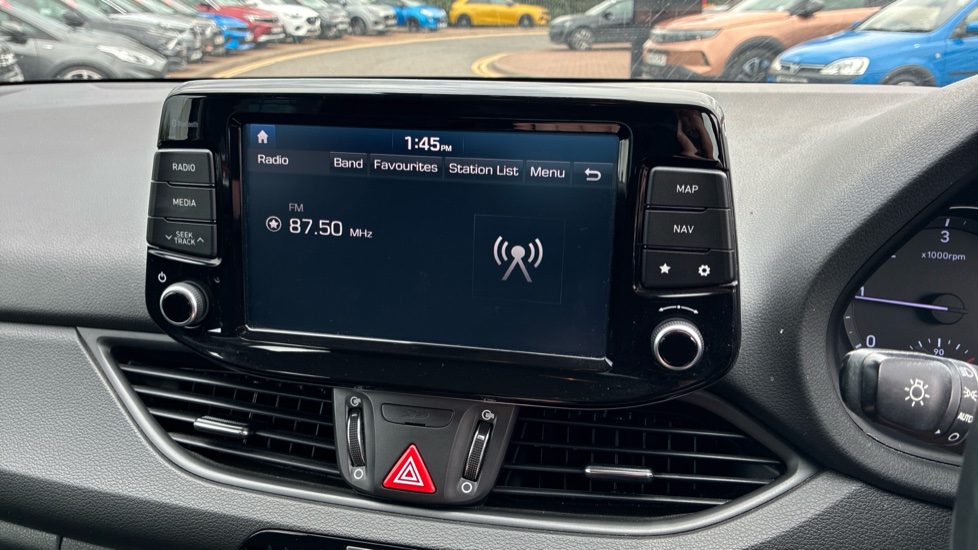 Hyundai i30 1.6 CRDi SE Nav 5dr Diesel Hatchback - Image 40