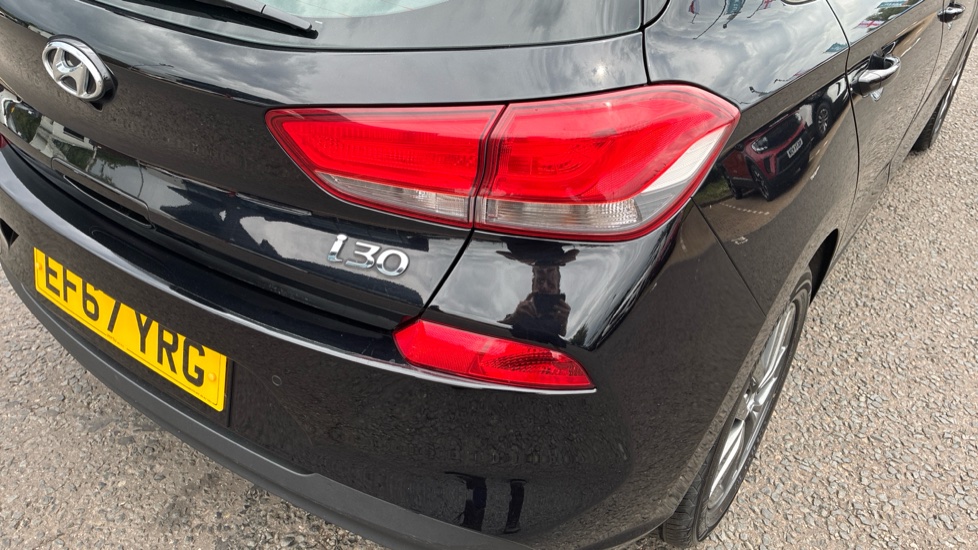 Hyundai i30 1.6 CRDi SE Nav 5dr Diesel Hatchback - Image 42