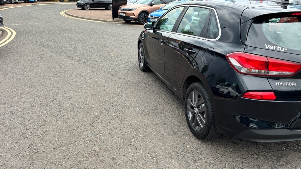 Hyundai i30 1.6 CRDi SE Nav 5dr Diesel Hatchback - Image 47