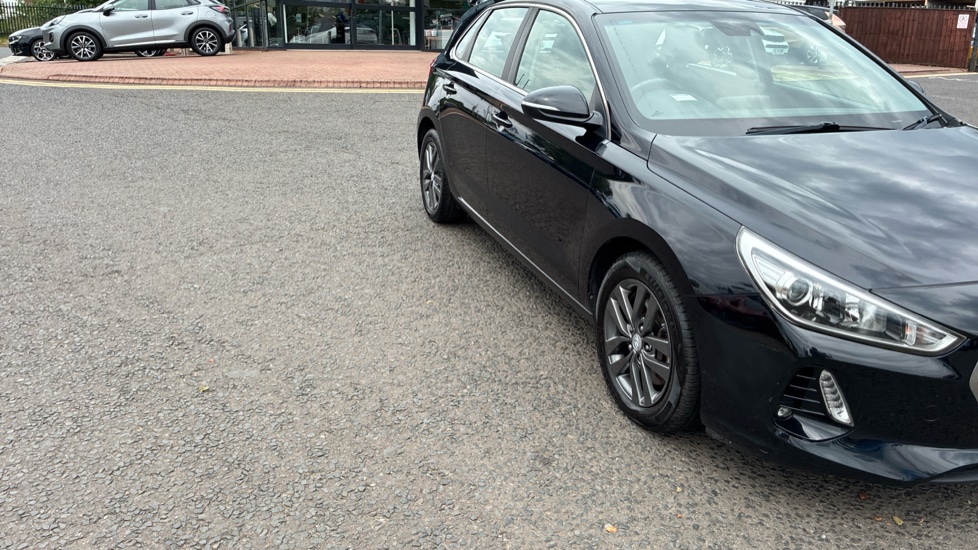 Hyundai i30 1.6 CRDi SE Nav 5dr Diesel Hatchback - Image 57