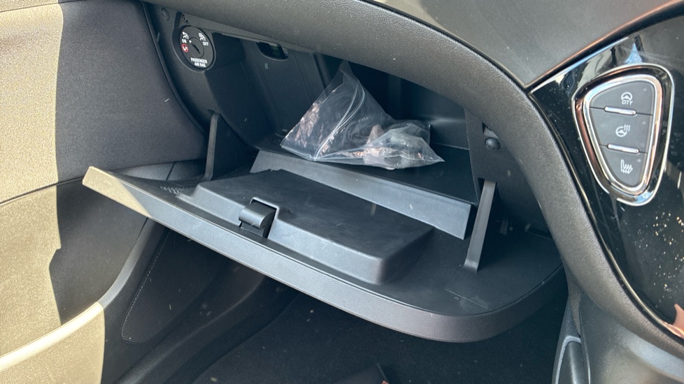 Vauxhall Corsa 1.4 Energy 5dr [AC] Petrol Hatchback - Image 28