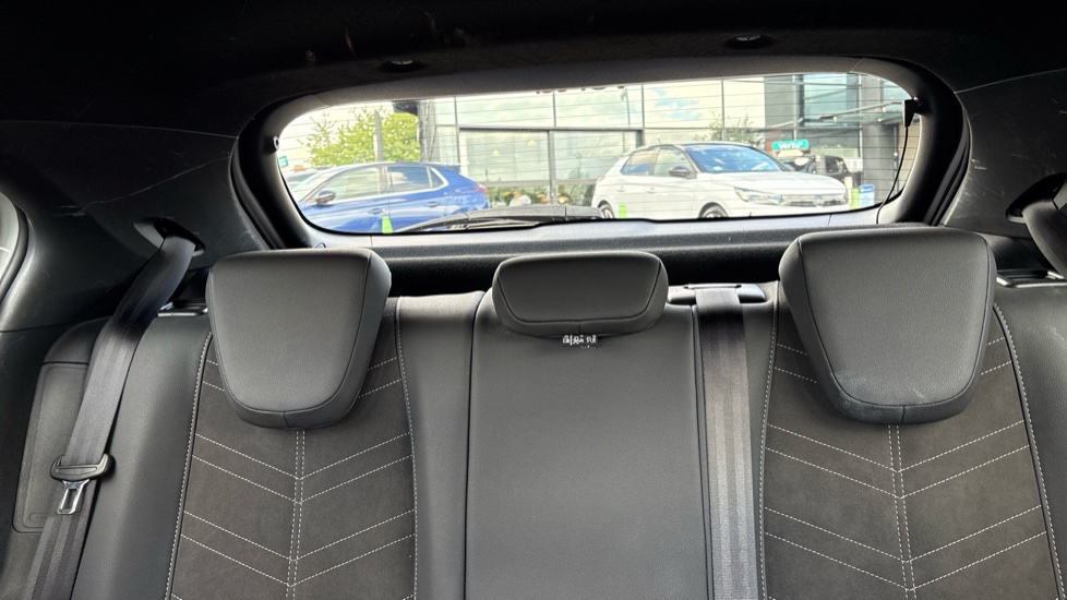 Vauxhall Mokka 100kW Ultimate 50kWh 5dr Auto Electric Hatchback - Image 26
