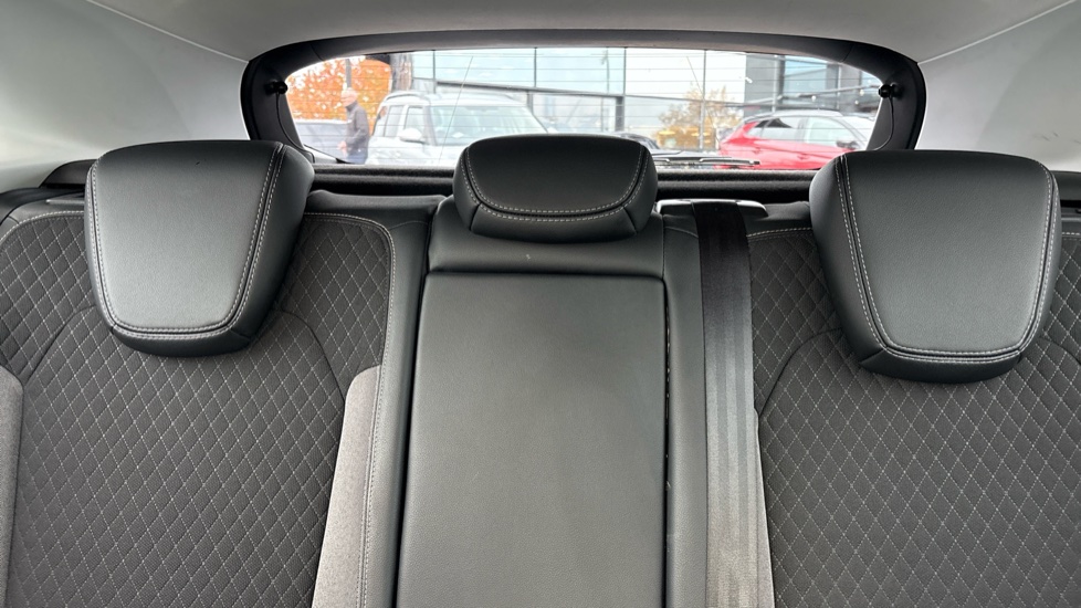 Vauxhall Grandland X 1.2 Turbo Sport Nav 5dr Petrol Hatchback - Image 15