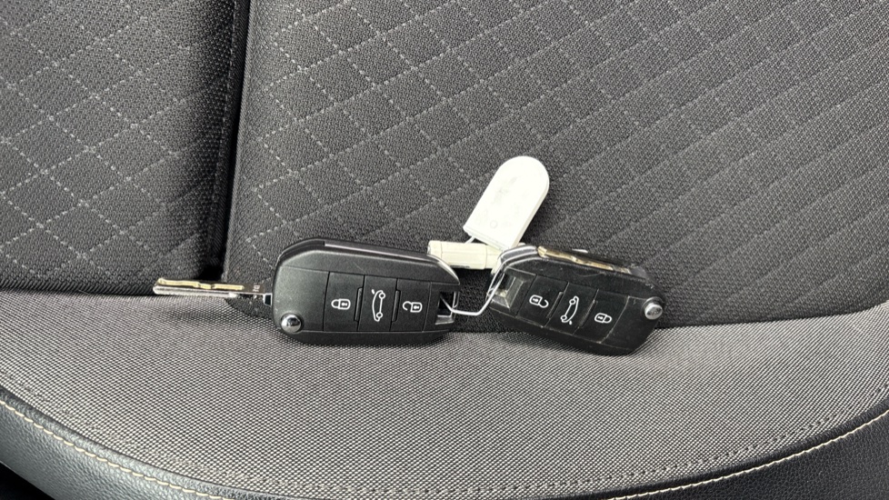 Vauxhall Grandland X 1.2 Turbo Sport Nav 5dr Petrol Hatchback - Image 22