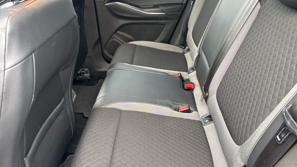 Vauxhall Grandland X 1.2 Turbo Sport Nav 5dr Petrol Hatchback - Image 30