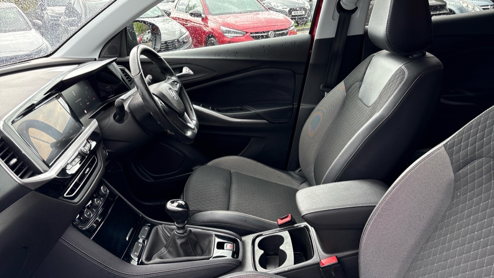 Vauxhall Grandland 1.2 Turbo Elite 5dr Petrol Hatchback - Image 29
