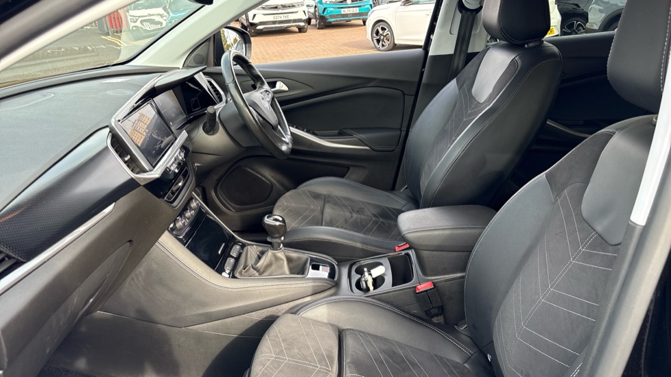 Vauxhall Grandland 1.2 Turbo Ultimate 5dr Petrol Hatchback - Image 25