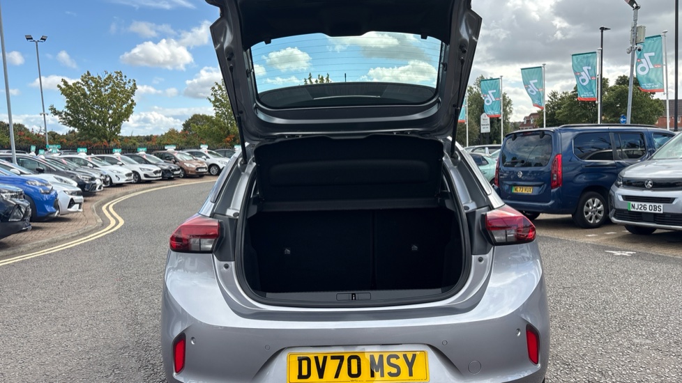 Vauxhall Corsa 1.2 SE Nav Premium 5dr Petrol Hatchback - Image 4