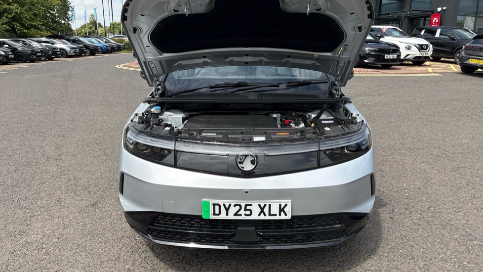 Vauxhall Grandland 157kW Ultimate 73kWh 5dr Auto [Panoramic Roof] Electric Hatchback - Image 8