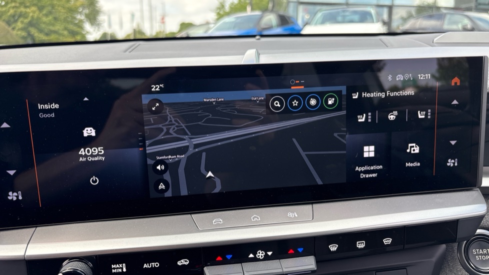 Vauxhall Grandland 157kW Ultimate 73kWh 5dr Auto [Panoramic Roof] Electric Hatchback - Image 12