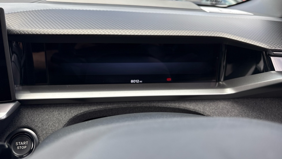 Vauxhall Grandland 157kW Ultimate 73kWh 5dr Auto [Panoramic Roof] Electric Hatchback - Image 18