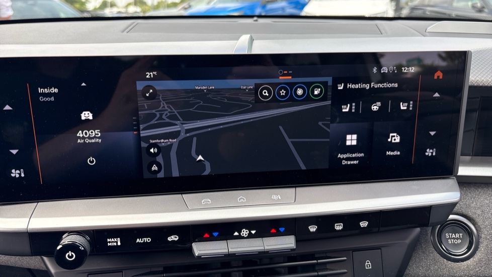 Vauxhall Grandland 157kW Ultimate 73kWh 5dr Auto [Panoramic Roof] Electric Hatchback - Image 23