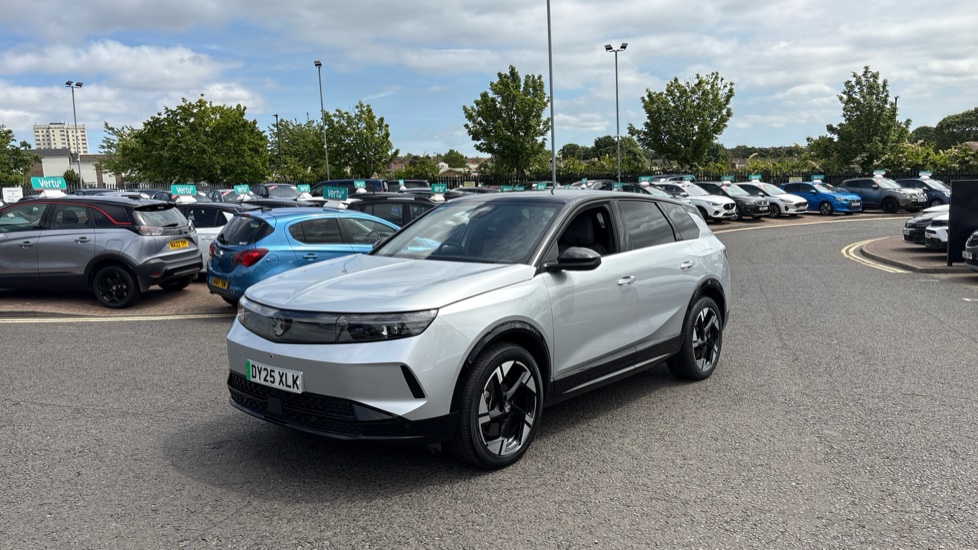 Vauxhall Grandland 157kW Ultimate 73kWh 5dr Auto [Panoramic Roof] Electric Hatchback - Image 29
