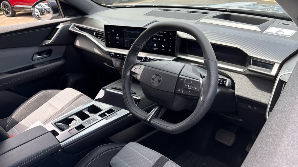 Vauxhall Grandland 157kW Ultimate 73kWh 5dr Auto [Panoramic Roof] Electric Hatchback - Image 34