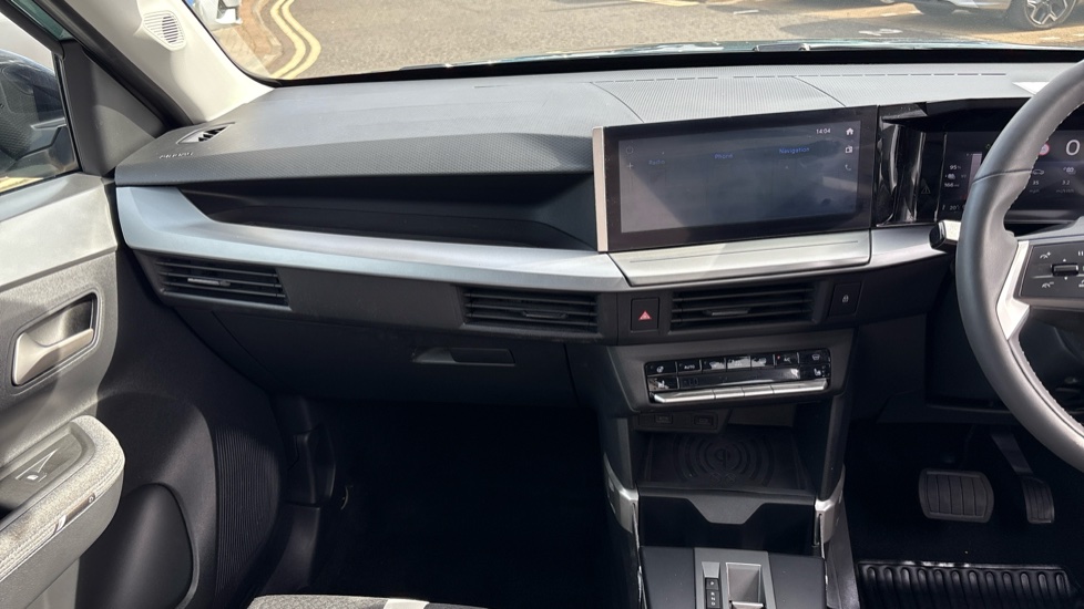 Vauxhall Frontera 83kW Ultimate 44kWh 5dr Auto Electric Estate - Image 14