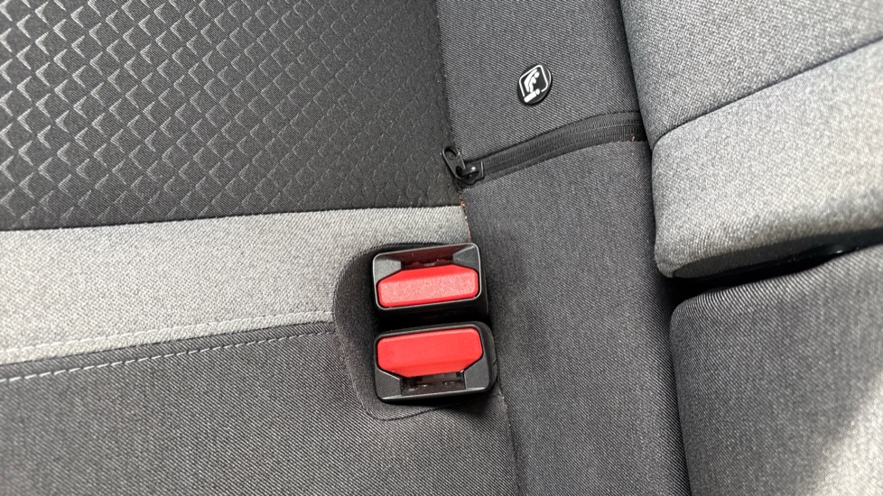 Vauxhall Frontera 83kW Ultimate 44kWh 5dr Auto Electric Estate - Image 17