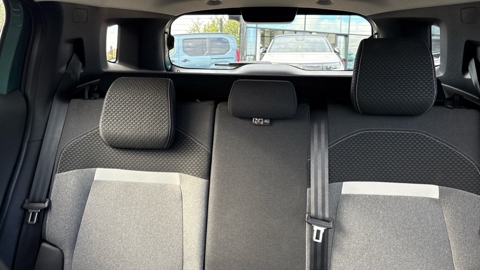 Vauxhall Frontera 83kW Ultimate 44kWh 5dr Auto Electric Estate - Image 23