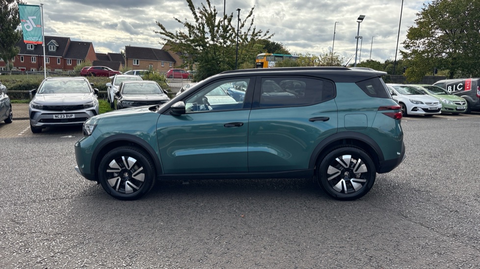 Vauxhall Frontera 83kW Ultimate 44kWh 5dr Auto Electric Estate - Image 31