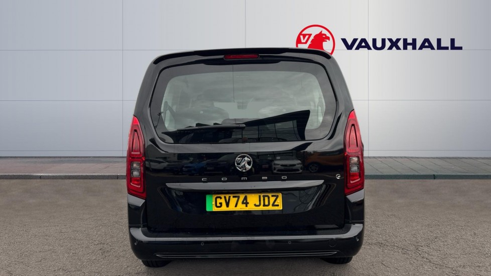 Vauxhall Combo Life 100kW Design XL 52kWh 5dr Auto [7 Seat] Electric Estate - Image 6