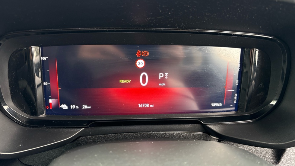 Vauxhall Combo Life 100kW Design XL 52kWh 5dr Auto [7 Seat] Electric Estate - Image 25