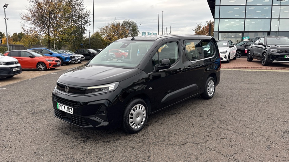 Vauxhall Combo Life 100kW Design XL 52kWh 5dr Auto [7 Seat] Electric Estate - Image 32