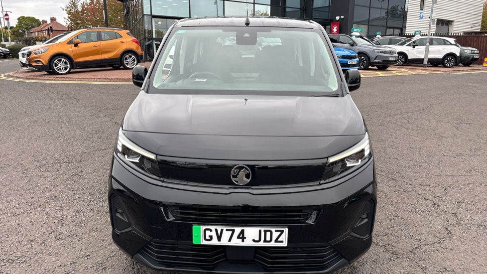 Vauxhall Combo Life 100kW Design XL 52kWh 5dr Auto [7 Seat] Electric Estate - Image 34