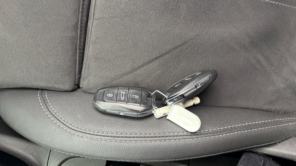 Vauxhall Crossland 1.2 Turbo Ultimate 5dr Petrol Hatchback - Image 22