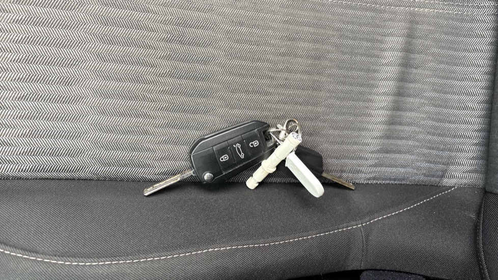 Vauxhall Corsa 1.2 SE 5dr Petrol Hatchback - Image 20