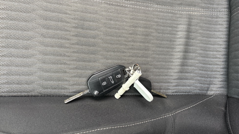 Vauxhall Corsa 1.2 SE 5dr Petrol Hatchback - Image 22