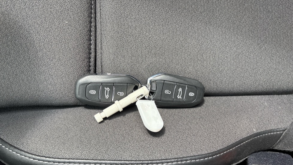 Vauxhall Astra 1.2 Turbo 130 GS 5dr Petrol Hatchback - Image 22