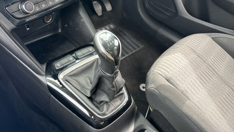 Vauxhall Corsa 1.2 Design 5dr Petrol Hatchback - Image 23