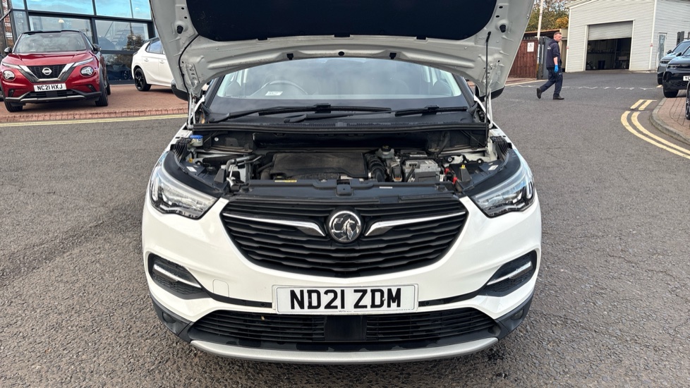 Vauxhall Grandland X 1.2 Turbo Griffin Edition 5dr Petrol Hatchback - Image 8