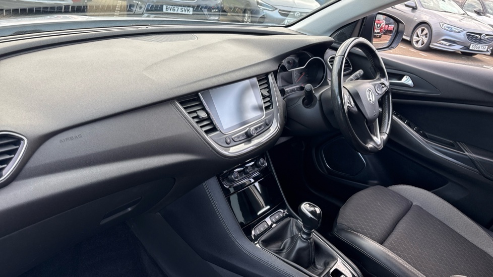 Vauxhall Grandland X 1.2 Turbo Griffin Edition 5dr Petrol Hatchback - Image 9