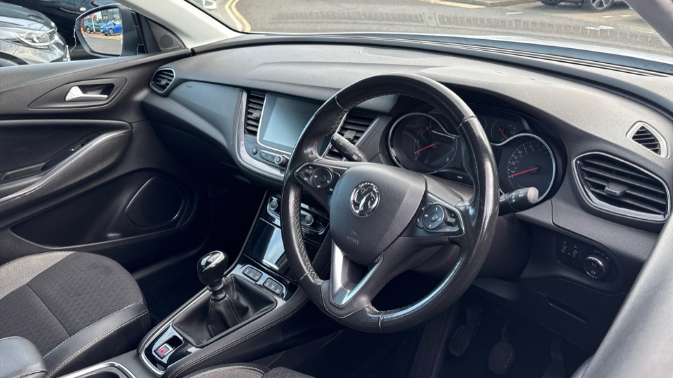 Vauxhall Grandland X 1.2 Turbo Griffin Edition 5dr Petrol Hatchback - Image 11