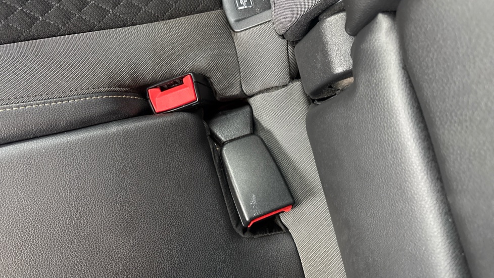 Vauxhall Grandland X 1.2 Turbo Griffin Edition 5dr Petrol Hatchback - Image 17