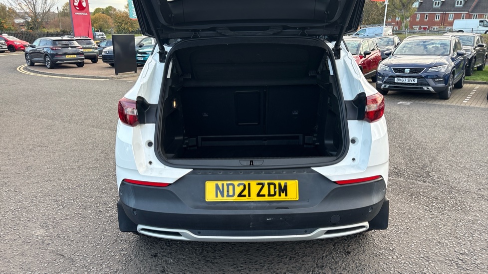Vauxhall Grandland X 1.2 Turbo Griffin Edition 5dr Petrol Hatchback - Image 44
