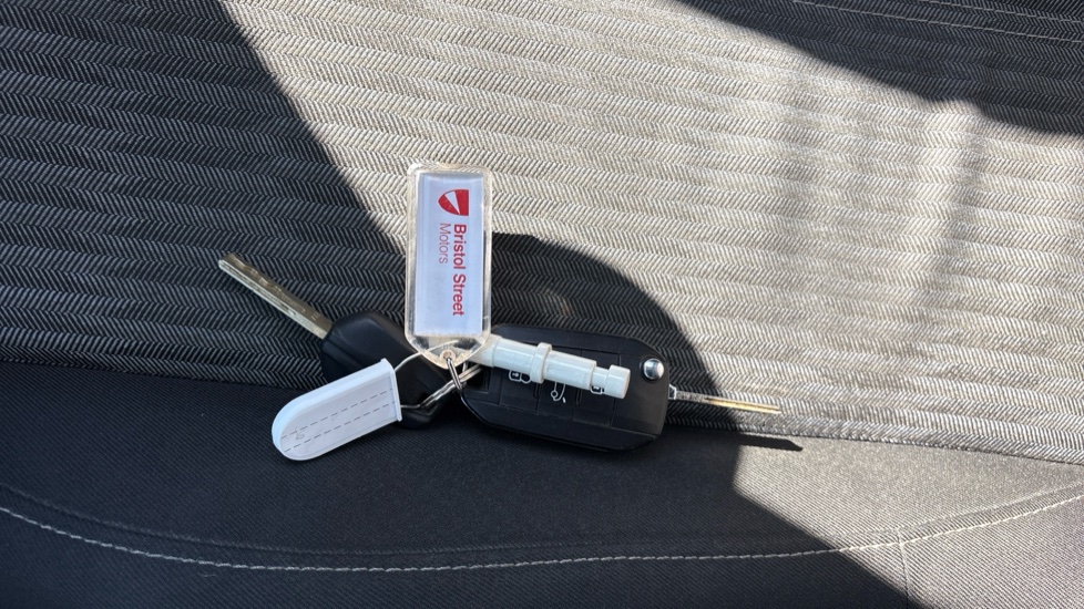 Vauxhall Corsa 1.2 SE Premium 5dr Petrol Hatchback - Image 20