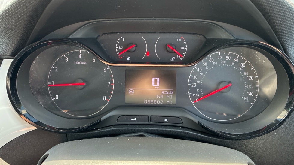 Vauxhall Crossland X 1.2T [110] Griffin 5dr [6 Spd] [Start Stop] Petrol Hatchback - Image 18