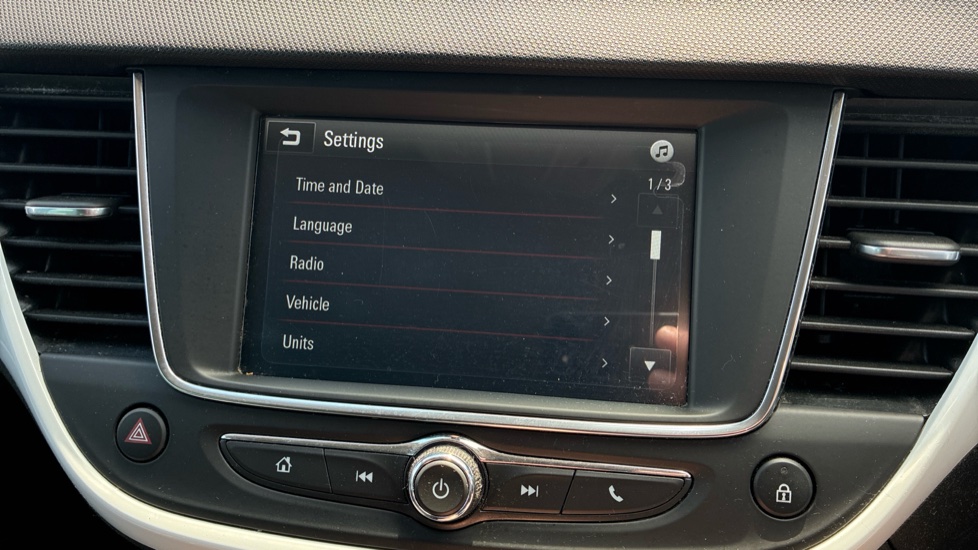 Vauxhall Crossland X 1.2T [110] Griffin 5dr [6 Spd] [Start Stop] Petrol Hatchback - Image 23